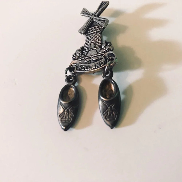 Vintage Holland  Souvenir Pin Miniature Clogs Windmills Dutch Travel - Picture 3 of 9